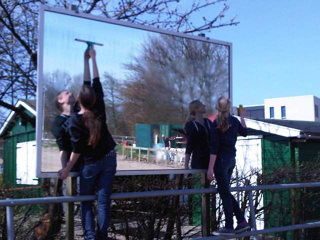 Kijk ze poetseen!!!